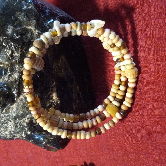 3 bracelet bundle. One resin tortoise shell pattern. One resin bead. One natural - Picture 2 of 4